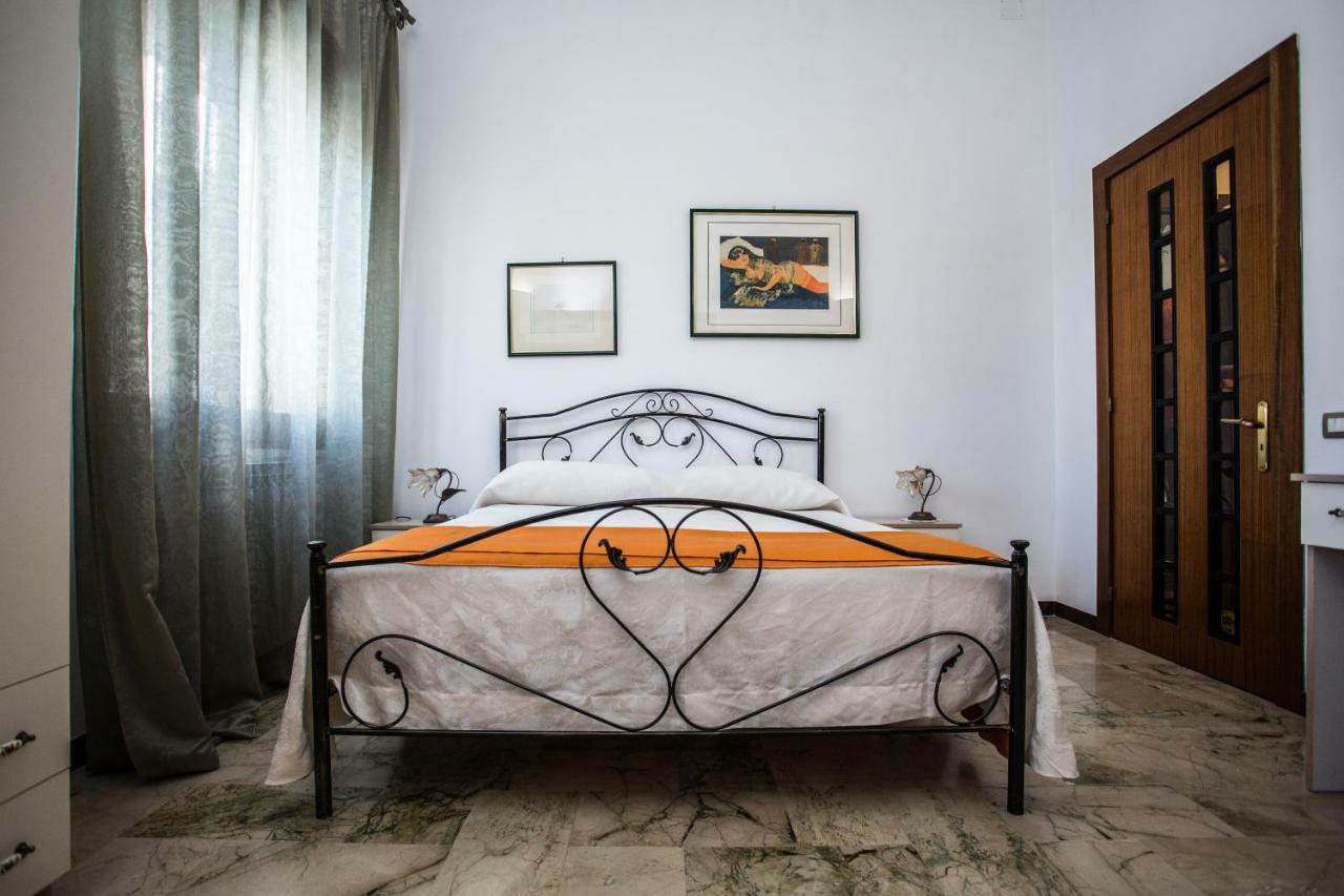 La Porta Di Mare B&B Nardo Bagian luar foto