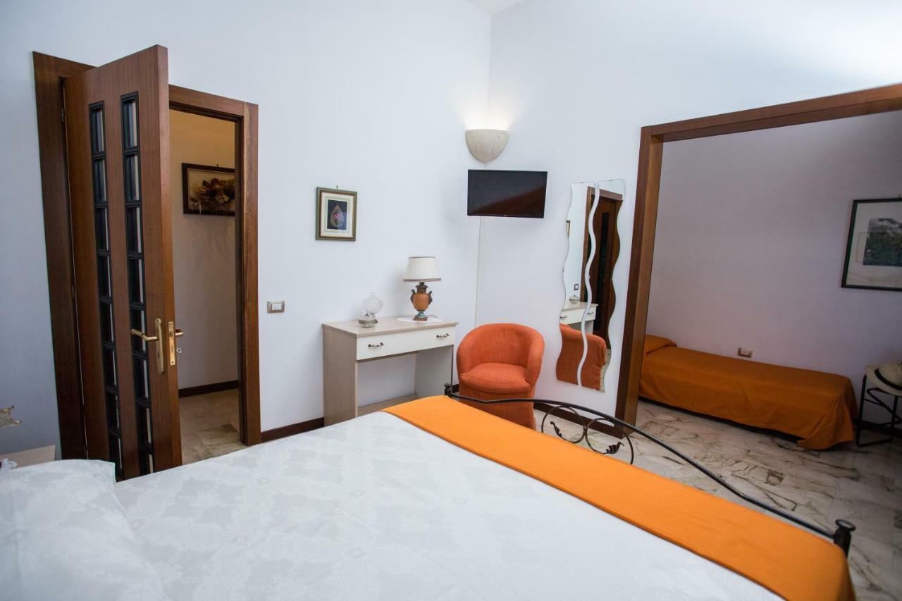 La Porta Di Mare B&B Nardo Bagian luar foto